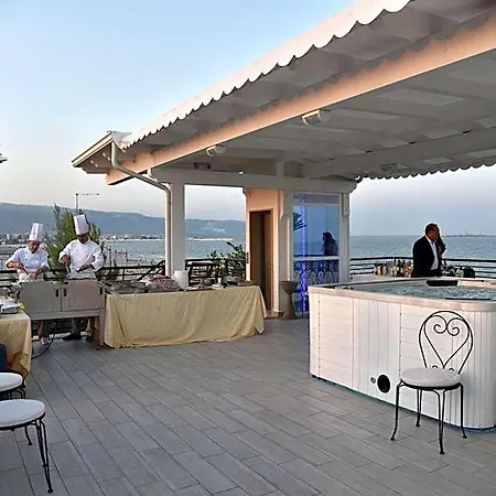 Alojamento de Acomodação e Pequeno-almoço Vista Beb Mare Manfredónia