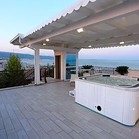 Alojamento de Acomodação e Pequeno-almoço Vista Beb Mare 3*